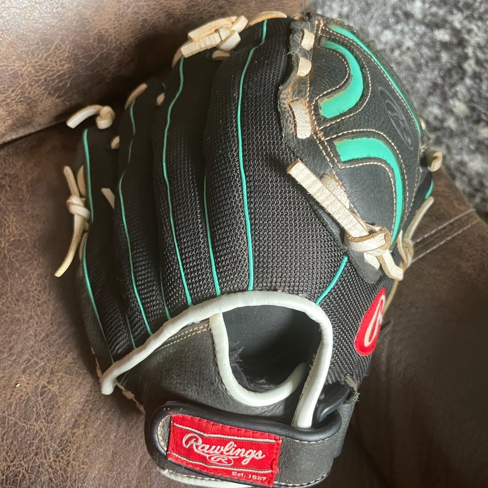 Rawlings Softball Glove